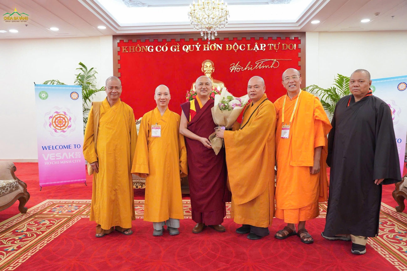 Trân trọng đón tiếp Ngài Sangay Dorji Rinpoche - Tu Viện trưởng Central Monastic Body, Bhutan quang lâm Việt Nam, chứng dự Đại lễ Vesak Liên Hợp Quốc 2025