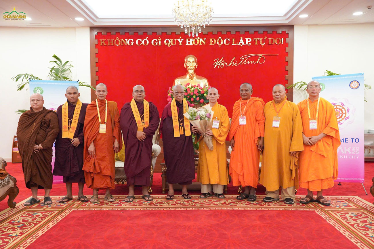 Trân trọng đón tiếp Ngài Sandi Marbhivamsa - Đức Tăng thống Hội đồng Tăng già Myanmar và phái đoàn quang lâm Việt Nam, chứng dự chương trình Đại lễ Vesak Liên Hợp Quốc 2025