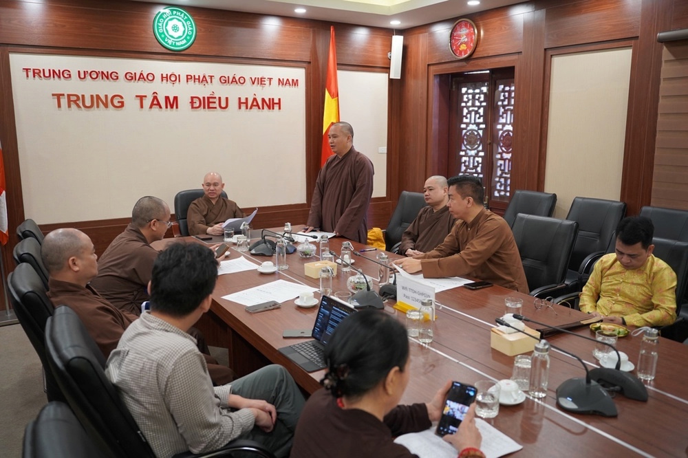 Buổi họp chuẩn bị cho sự kiện cung rước và tôn trí Xá lợi Phật do Thượng tọa Thích Đức Thiện chủ trì (nguồn ảnh internet)