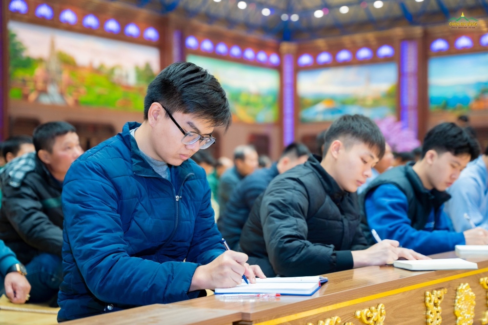 Chăm chỉ nghe và thực hành giáo Pháp của Đức Phật sẽ có được niềm tin chân chính