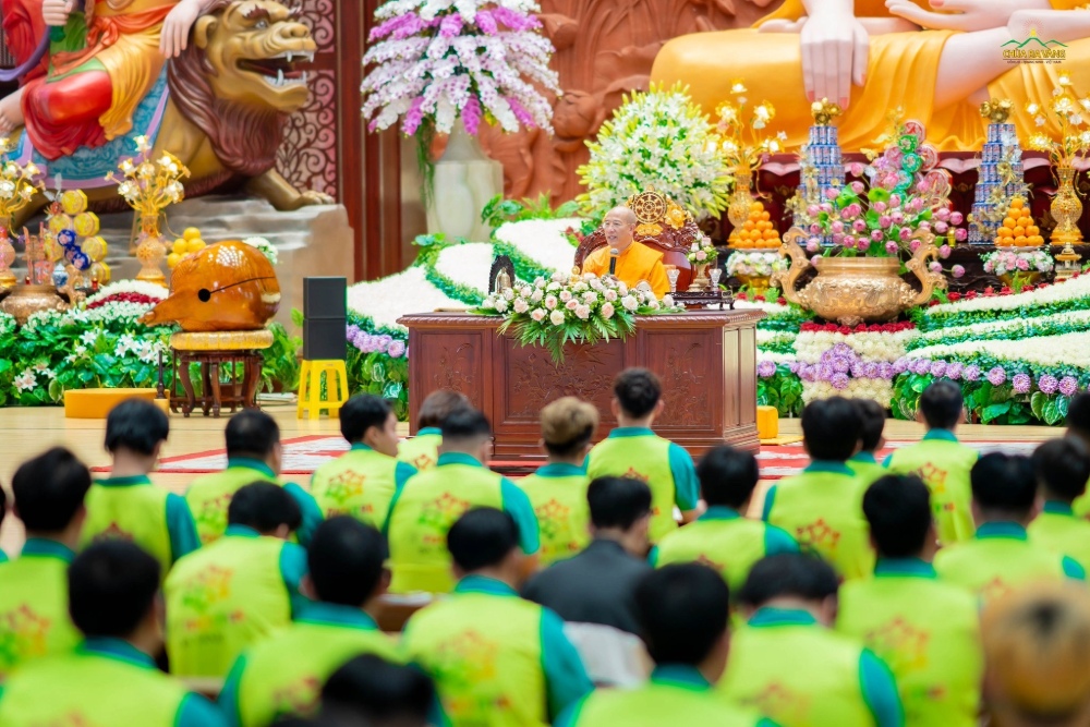 Tinh tấn nghe học Phật Pháp sẽ giúp việc tu học tiến bộ rất nhanh