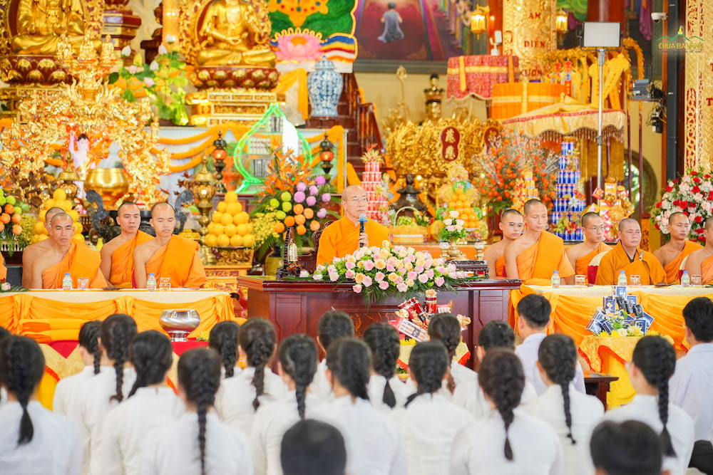 Sư Phụ Thích Trúc Thái Minh ban lời đạo từ - nhắc nhở về công ơn dưỡng dục của hai đấng sinh thành