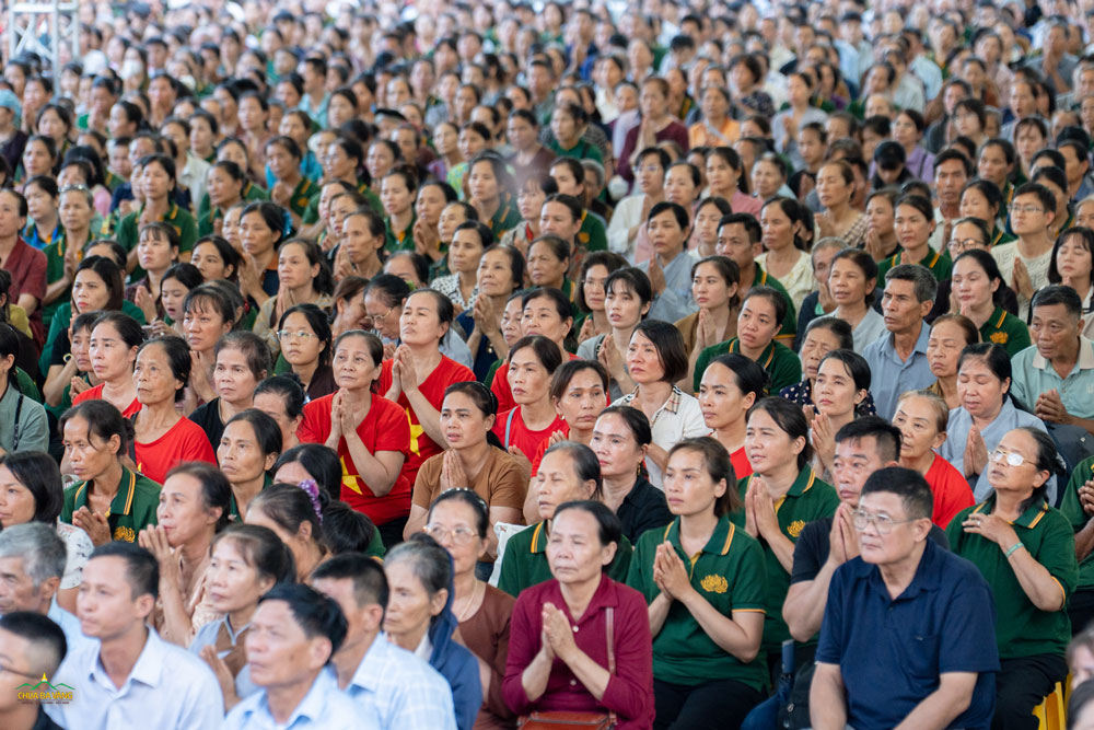 Vu lan báo hiếu theo thường lệ hằng năm đã trở thành nét văn hóa truyền thống của người dân Việt. Dù đi đâu, làm gì, người Việt vẫn luôn nhớ về tiết tháng 7 Vu lan với ân đức của hai đấng sinh thành