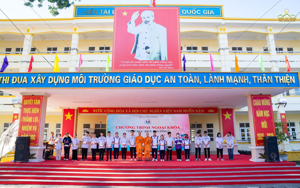 Chương trình “Tiếp sức đến trường” thể hiện tinh thần trách nhiệm xã hội và lan tỏa những giá trị nhân văn sâu sắc, góp phần giúp các em học sinh có thêm niềm tin, thêm nghị lực để nỗ lực học tập, vươn lên và viết tiếp ước mơ của mình