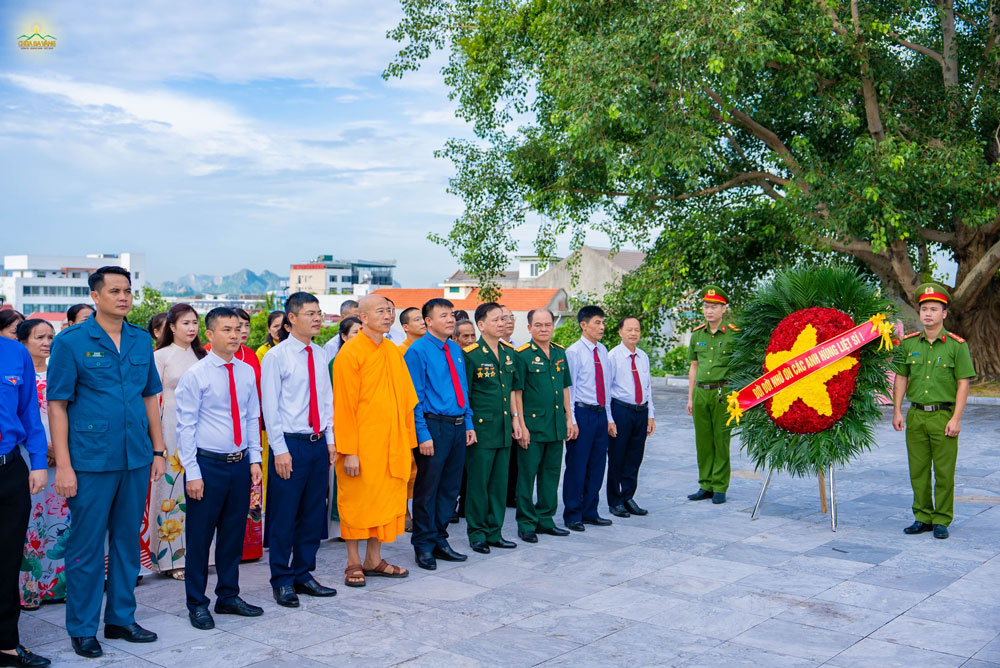 MTTQ phường Uông Bí viếng thăm Nghĩa trang Liệt sĩ trước thềm Đại hội đại biểu lần thứ I, nhiệm kỳ 2025 – 2030