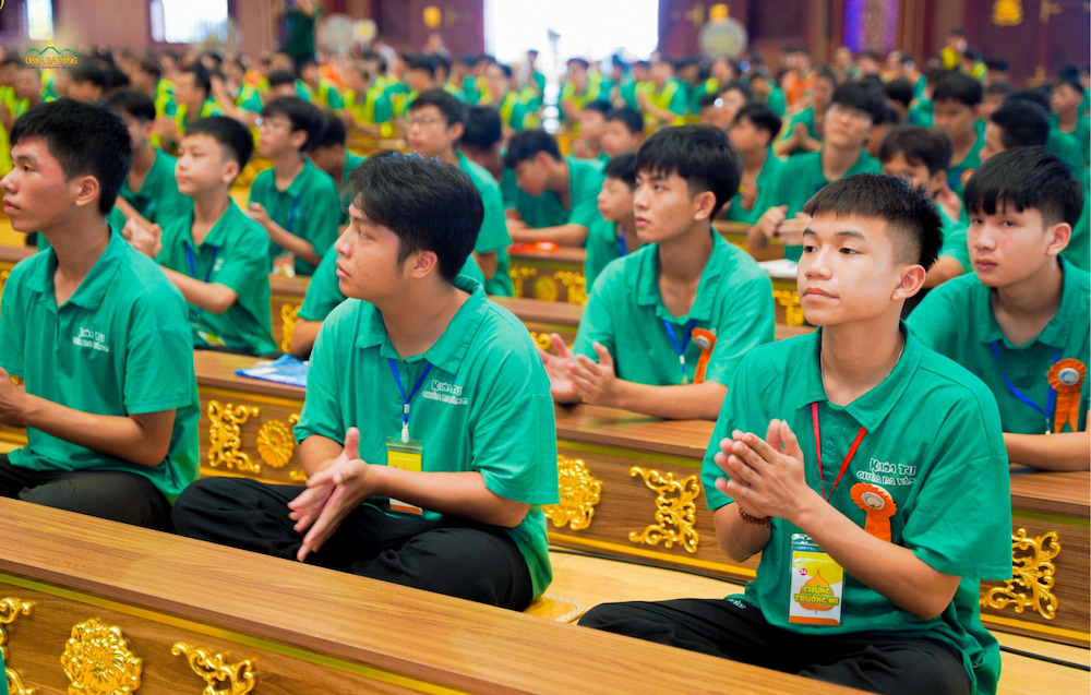 clb-la-hau-la-nghe-phap (6)