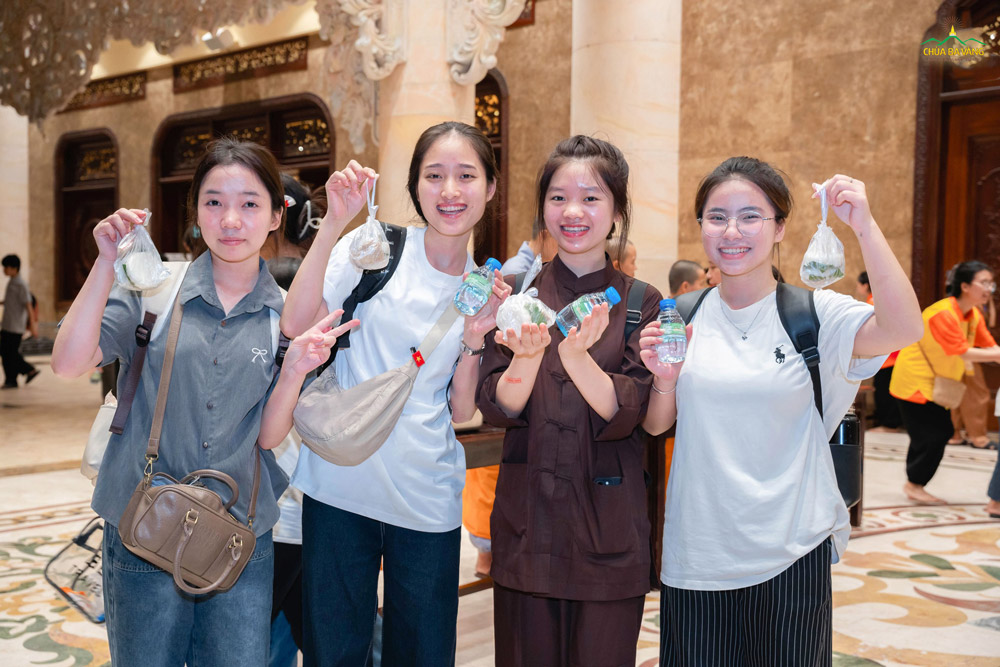 Check-in với cơm năm muối vừng Nhà lớn