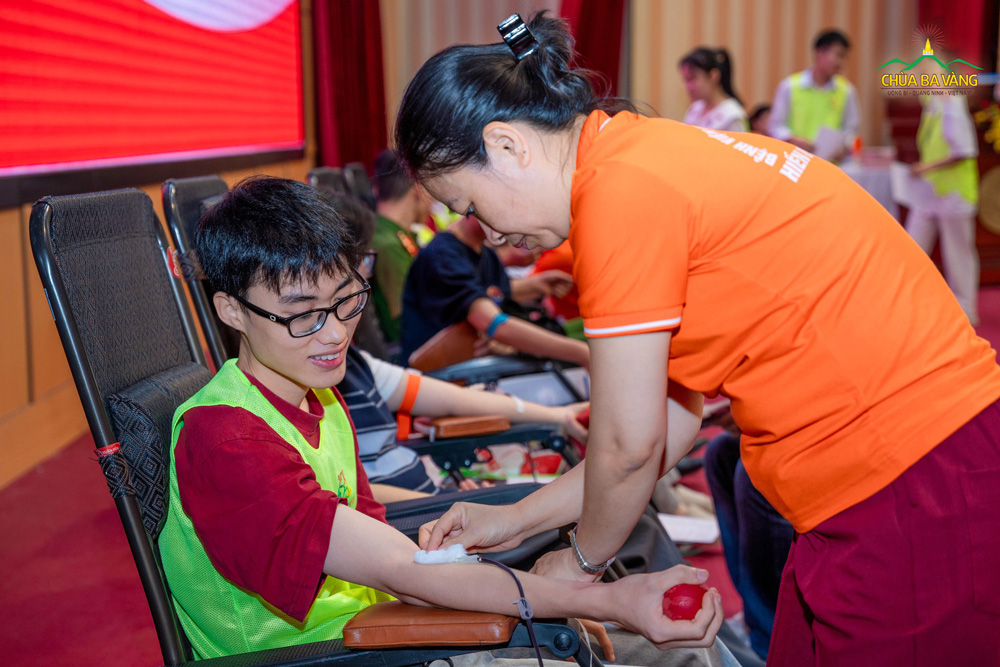 Nụ cười rạng rỡ khi được tham gia hiến máu, góp phần lan tỏa những giá trị tốt đẹp đến cộng đồng