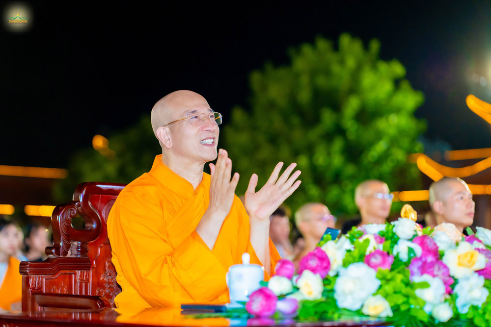 Sư Phụ Thích Trúc Thái Minh tham dự chương trình 