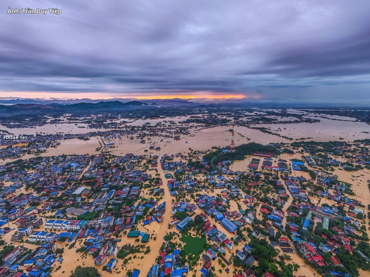 Thái Nguyên ngập sâu trong trận lũ lịch sử.
