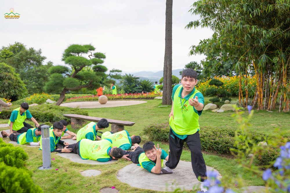Nhắc nhở: “Khóa tu tháng sau về Nhà lớn với chúng mình nhé!”  