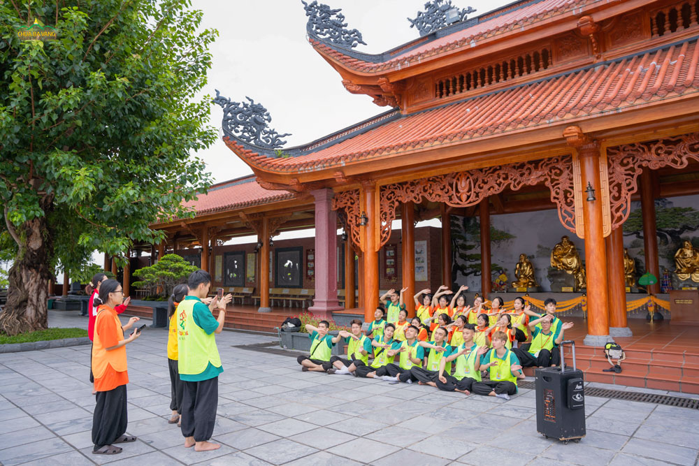 Tình bạn được tạo nên từ những giây phút bình dị.  