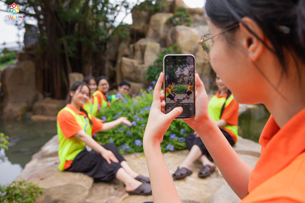 Cùng lưu lại khoảnh khắc trở về ngôi Nhà chung.  