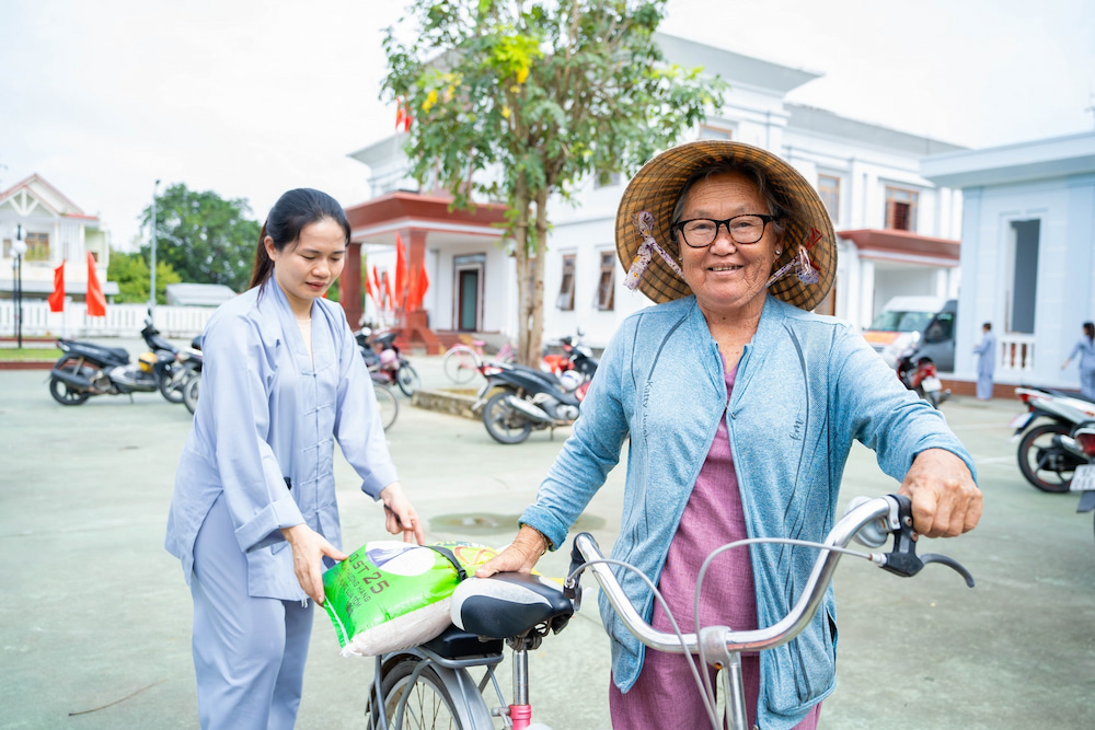 chua-ba-vang-tu-thien-mien-trung (16)