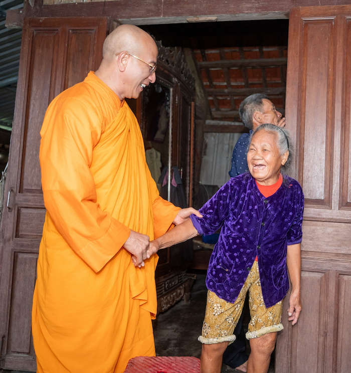 chua-ba-vang-tu-thien-mien-trung (28)