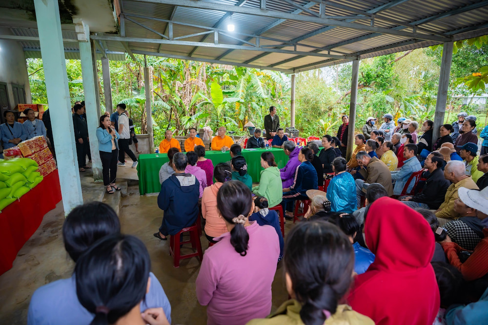 chua-ba-vang-tu-thien-mien-trung (31)