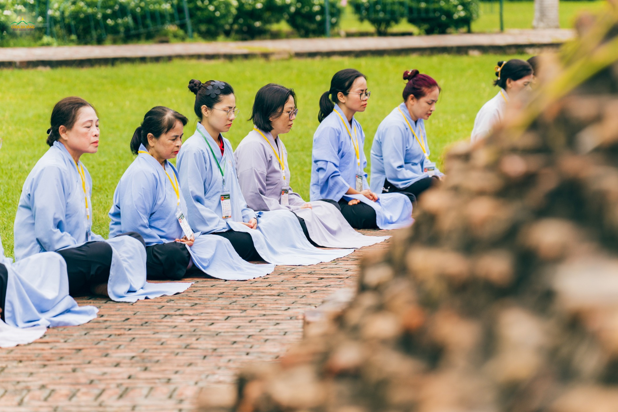 Người học Phật cần luôn quán tưởng về viên ngọc Mani trong sạch (ảnh minh họa)