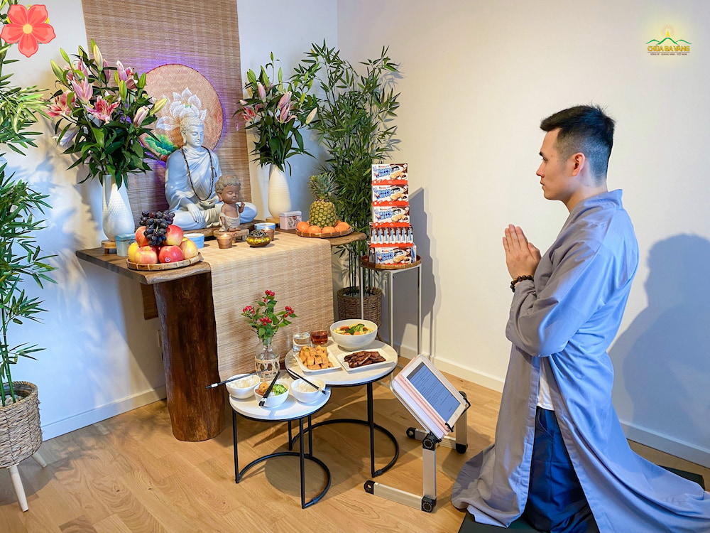 Chăm làm các việc phúc thiện để hồi hướng cho các chúng trong cõi tâm linh và được hộ trì (ảnh minh họa)