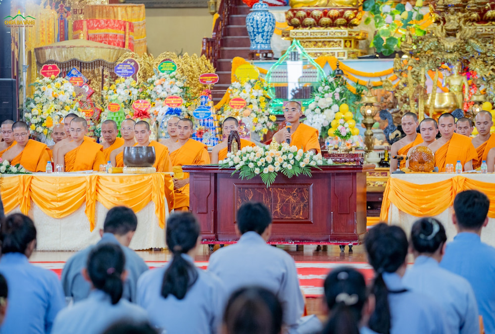 Quy y Tam Bảo sẽ giúp thành viên trong gia đình sống chan hòa hơn (ảnh minh họa)