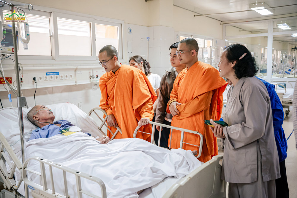 Mong rằng, từ duyên lành này, các bệnh nhân sẽ thêm yêu kính Phật Pháp, có nhiều niềm vui và động lực để sớm hồi phục sức khỏe, đón xuân mới an lành và hạnh phúc