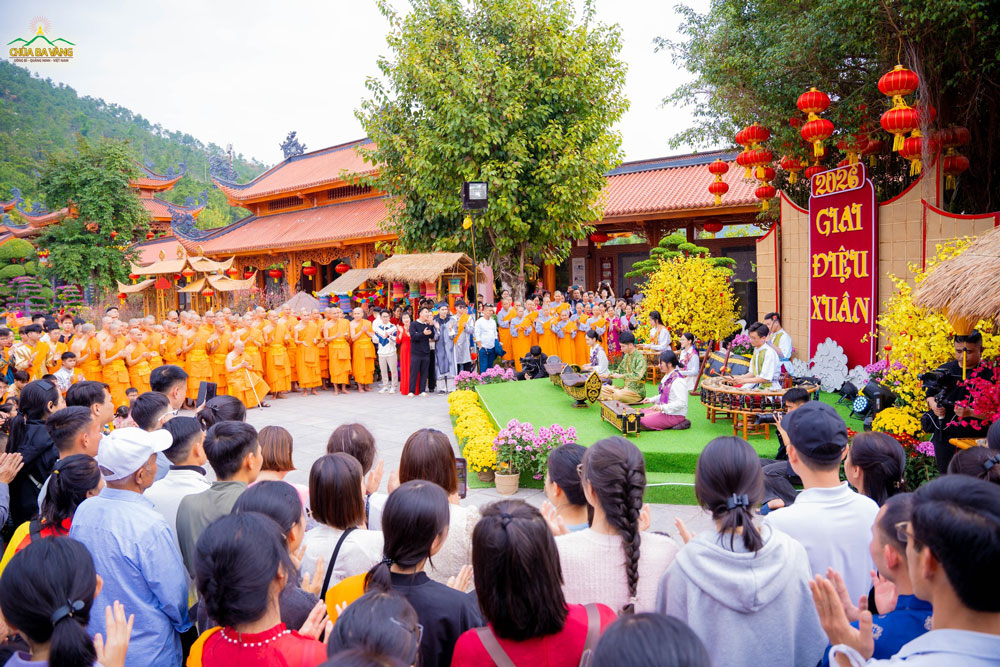 Không gian “Giai điệu xuân” biểu diễn nhạc cụ Khmer thu hút du khách  