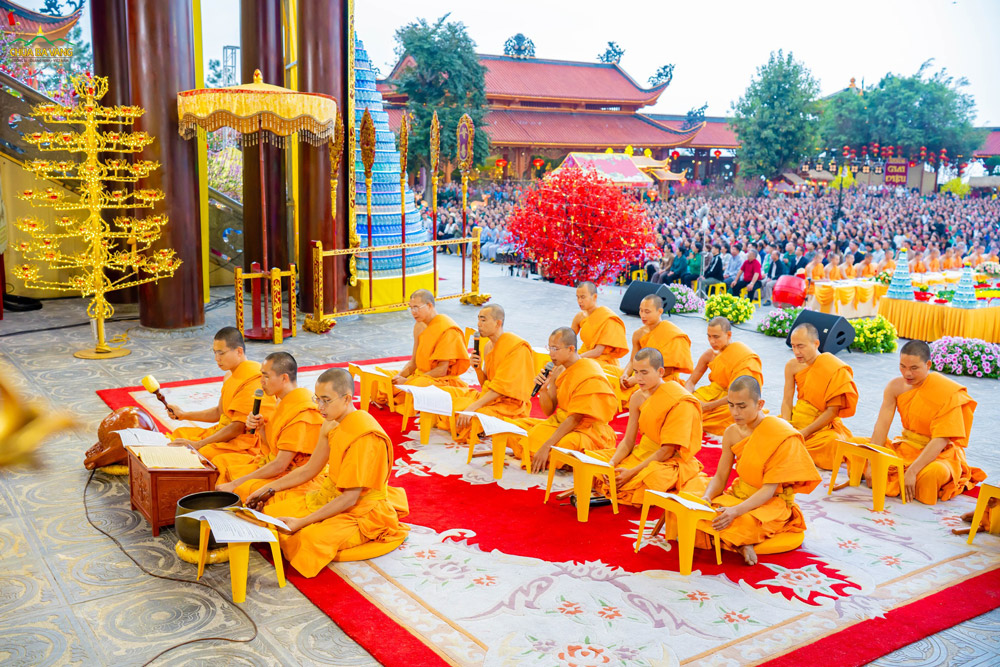 Đàn lễ sẽ diễn ra liên tục đến hết tháng Giêng năm Bính Ngọ để tạo duyên lành cho Phật tử, Nhân dân được noi theo hạnh nguyện của Đức Phật Dược Sư, thực hành trì trai giữ giới, phóng sinh cứu vật,... từ đó được chuyển hóa khổ đau, tăng trưởng các thiện căn và thành tựu mọi sở nguyện