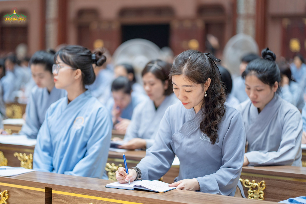 Chăm chỉ nghe học Phật Pháp sẽ giúp tăng trưởng trí tuệ