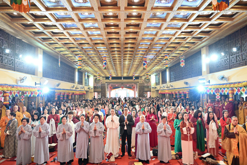 Pháp hội Cầu Nguyện Hòa Bình Thế Giới diễn ra trong không khí thanh tịnh và đầy ý nghĩa với sự tham gia đông đảo của các Phật tử, thiện nam tín nữ thập phương.  