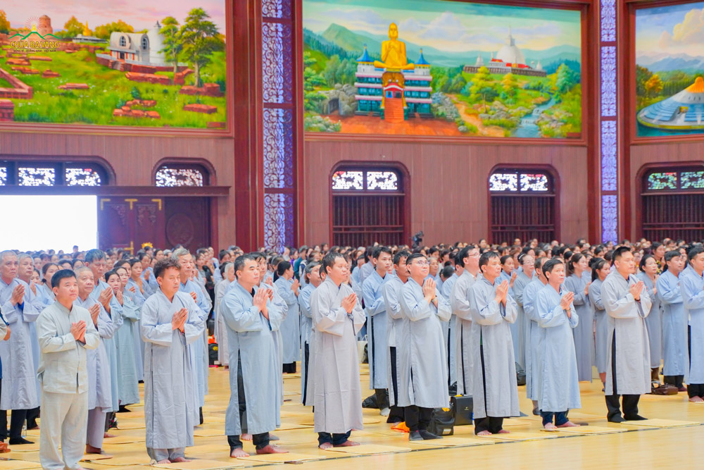 Tu tập Bát quan trai giới sẽ sinh ra công đức, công đức ấy sinh ra phúc báu - một năng lượng rất đặc biệt có tính chất bảo hộ, giúp cho chúng ta được những điều tốt lành, an vui hạnh phúc