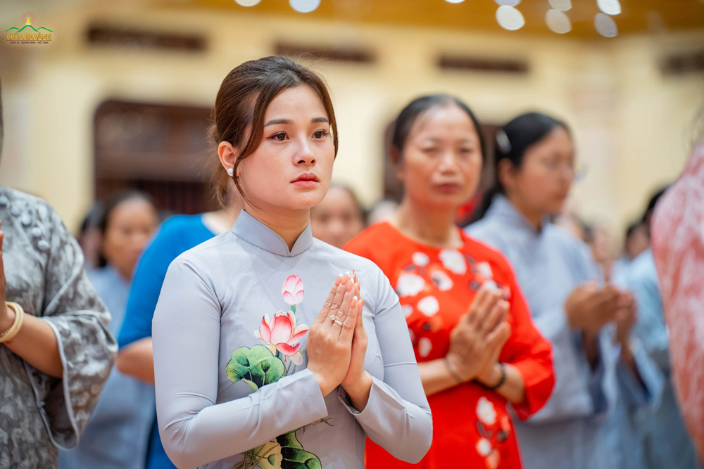 Cảm niệm về ân đức vô lượng của Đức Phật, mong rằng mỗi người đệ tử Phật sẽ luôn tinh tấn tu tập, thực hành lời di giáo của Ngài để giáo Pháp nhiệm màu mãi được tuyên dương và hoằng truyền đến muôn đời