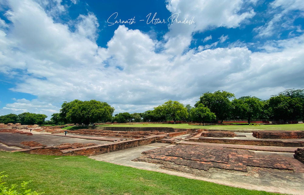 Khu vườn Lộc Uyển (hay được gọi là vườn nai)