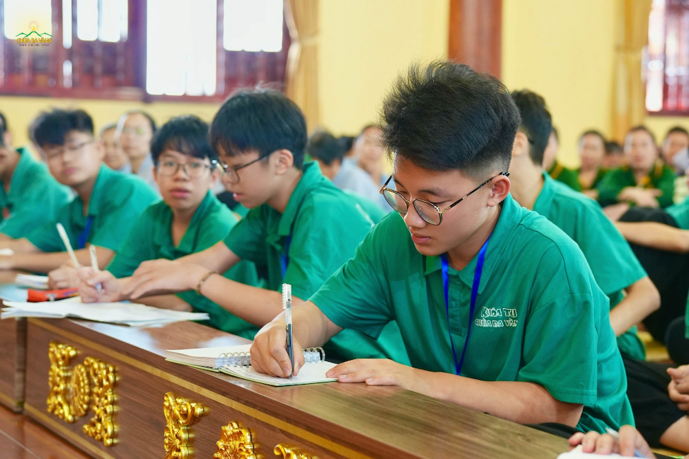 La-hau-la-khoa-tu-thang-4 (25)