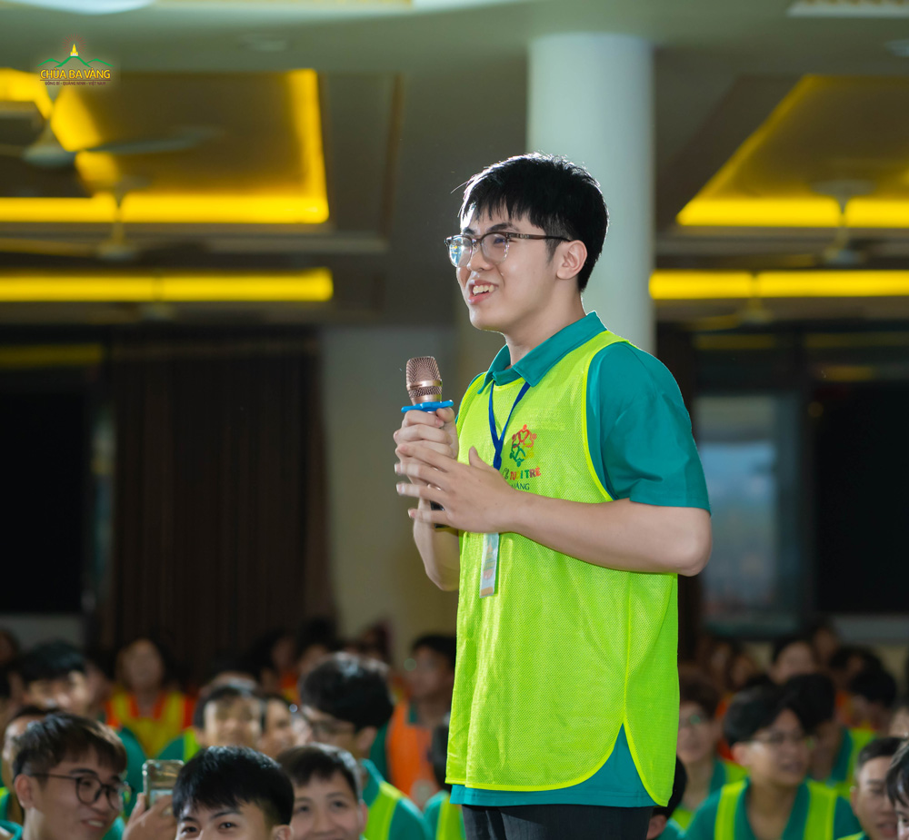 Giữa không gian ấm áp, bạn trẻ tự tin chia sẻ về ước mơ của mình