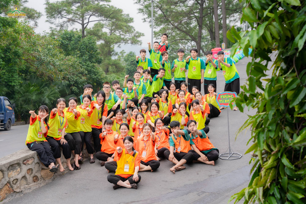 Là bạn đó! Tháng sau đừng quên về Nhà lớn nha!