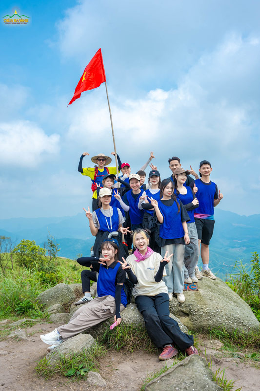 Gửi lại mệt nhoài nơi triền dốc, cùng check-in trên đỉnh núi Thành Đẳng nhé!