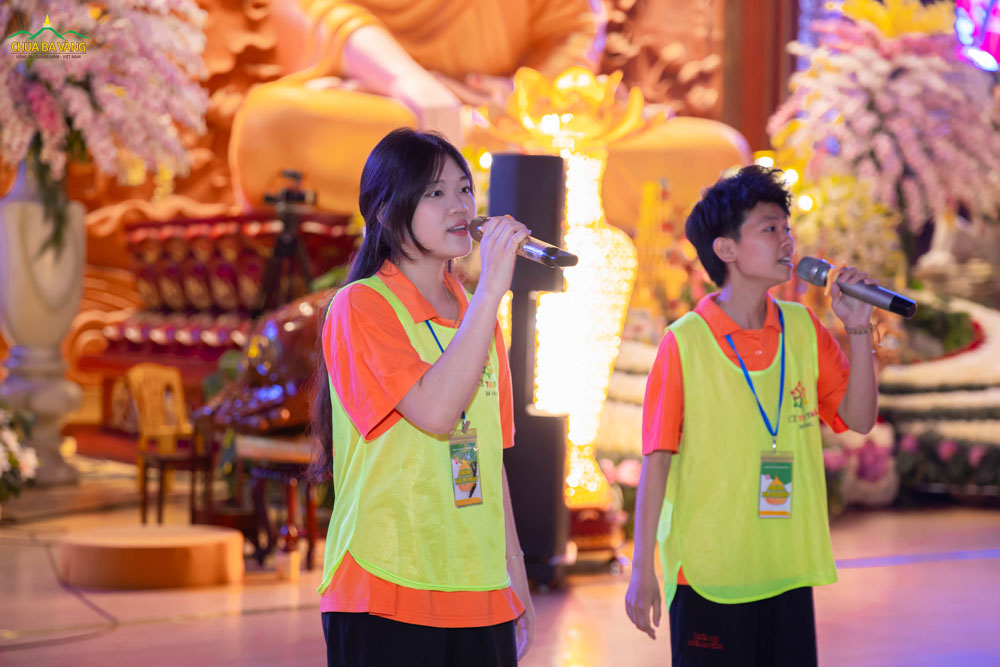 “Con đường tôi” – Bài hát với giai điệu hiện đại, trẻ trung được các bạn thể hiện đầy cảm xúc