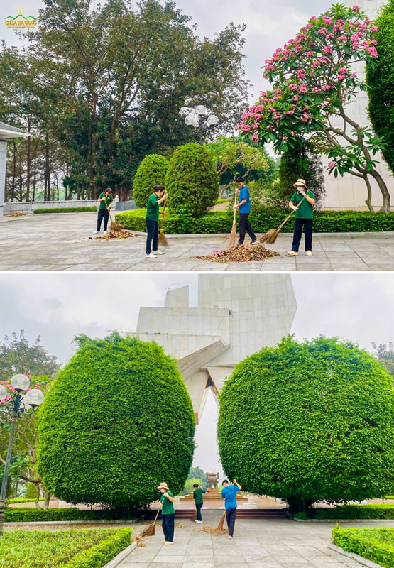 Mỗi người một tay quét lá, dọn dẹp để khuôn viên đài tưởng niệm thêm sạch đẹp và tươm tất
