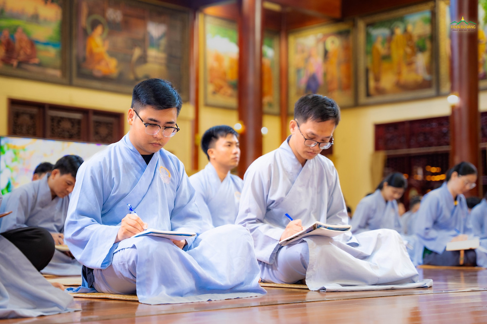 Nghe học Phật Pháp sẽ giúp tăng trưởng trí tuệ, xa lìa tà kiến