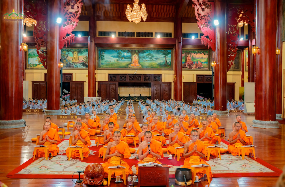Phải nhất tâm nương tựa Phật và Tăng đoàn tu tập tinh nghiêm để đoạn trừ tà kiến (ảnh minh hoạ)
