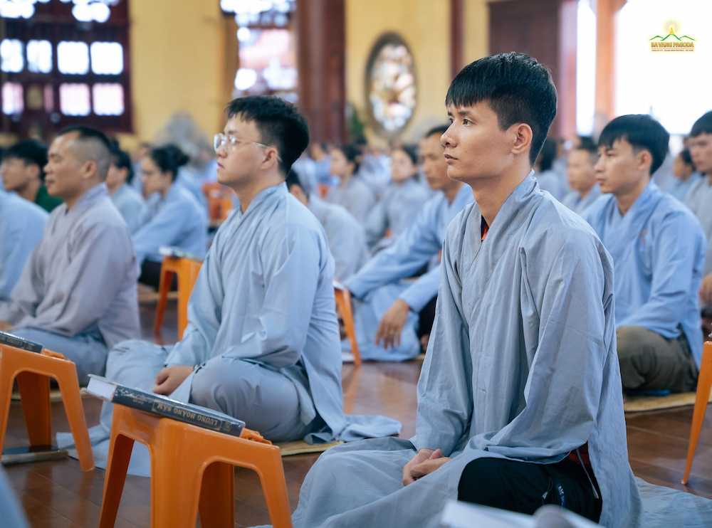 Chúng ta cần thực hành lời Phật dạy, nguyện bỏ các điều ác, vâng làm các điều lành để xóa mờ các nghiệp ác (ảnh minh hoạ)