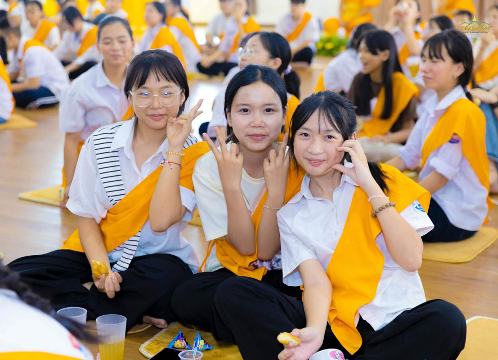 Chụp ảnh cùng chúng mình nào!