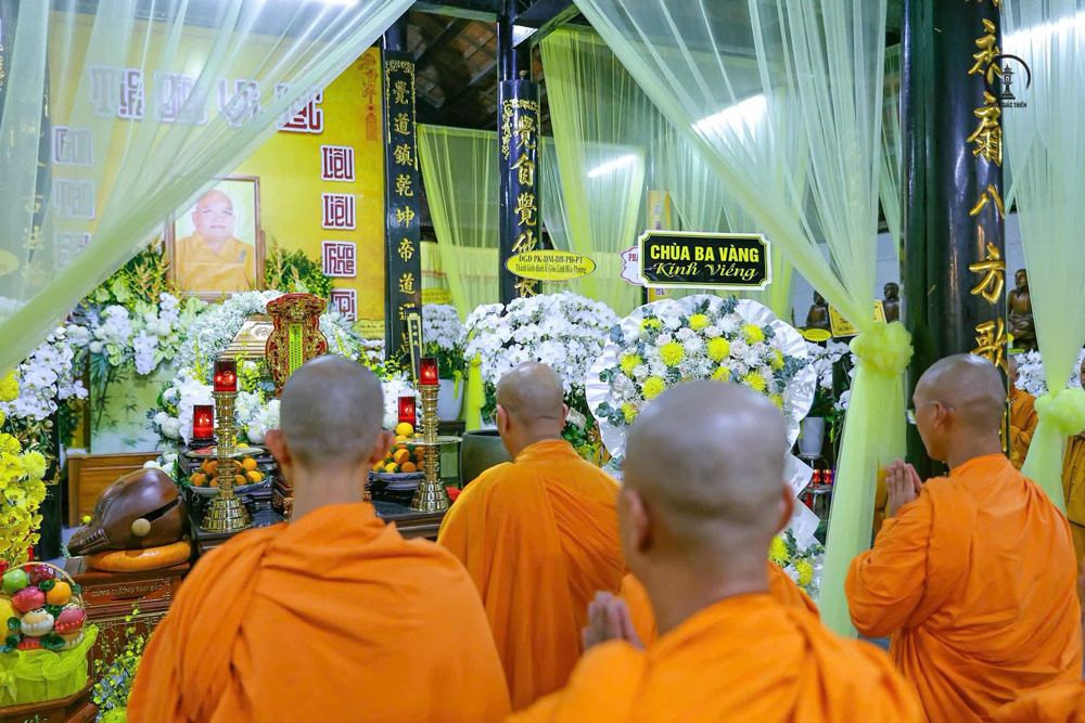 Thầy Thích Trúc Thái Minh thành kính dâng lời tưởng niệm Giác linh Trưởng lão Hoà thượng Thích Phước Tú, bày tỏ lòng tôn kính sâu sắc đối với bậc cao Tăng thạc đức trọn đời phụng sự đạo Pháp và dân tộc, làm lợi lạc quần sinh
