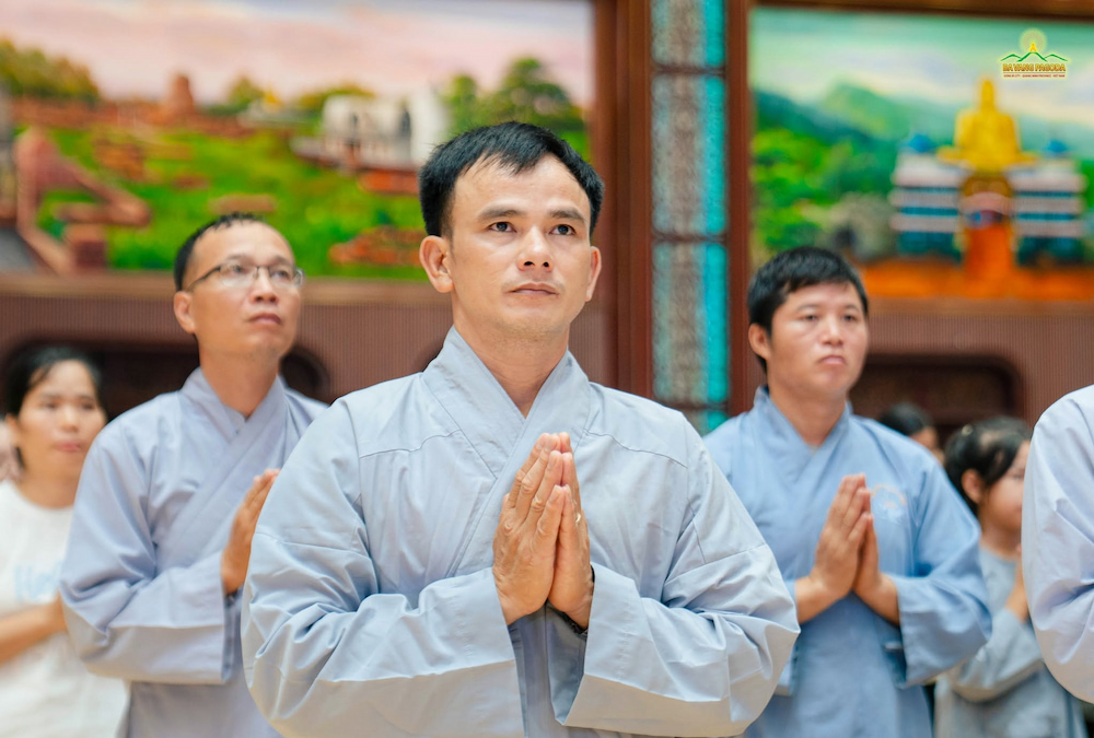 Bước đầu để trở thành người đệ Phật tại gia thì chúng ta cần quy y Tam Bảo (ảnh minh hoạ)