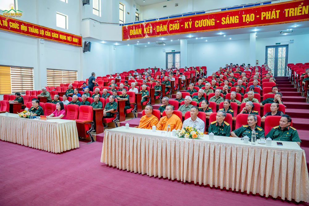 Ngày 04/8/2026, nhân dịp kỷ niệm 65 năm Thảm họa da cam ở Việt Nam (10/8/1961 - 10/8/2026), Hội Nạn nhân chất độc da cam/dioxin phường Uông Bí tổ chức gặp mặt, thăm hỏi và động viên các hội viên, người bị ảnh hưởng bởi chất độc da cam trên địa bàn