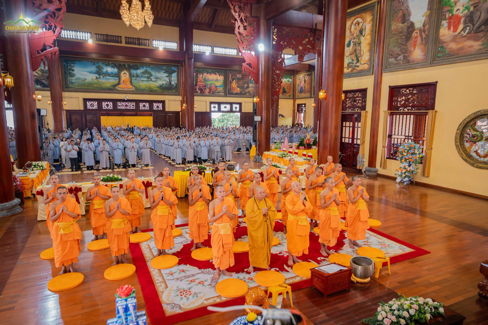 Thể theo lời thỉnh cầu của các Phật tử và Nhân dân thập phương, Sư Phụ Thích Trúc Thái Minh và chư Tăng đã thực hiện nghi thức cầu siêu hương linh thai nhi