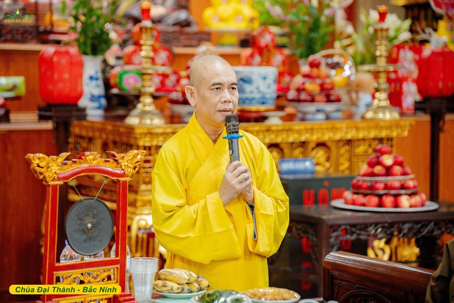 Thượng tọa Thích Thiện Hạnh - Phó Trưởng Ban Trị sự GHPGVN tỉnh Bắc Ninh ban đạo từ, sách tấn các Phật tử