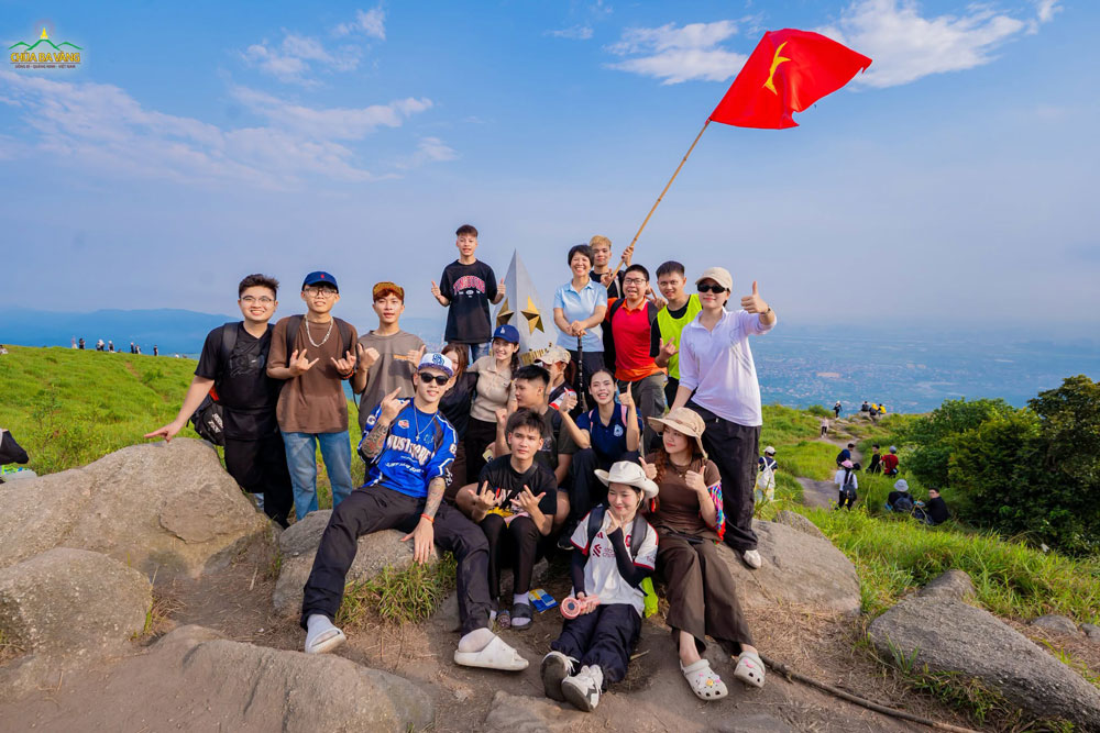 Đừng bỏ lỡ hành trình chinh phục Thành Đẳng sơn nhé!