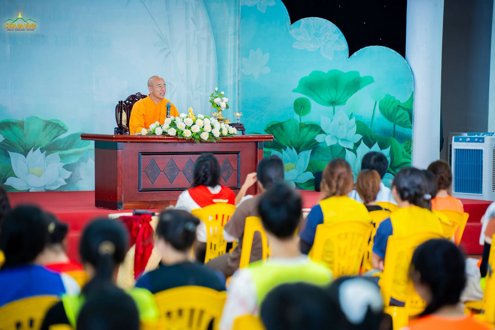 Mong rằng, những lời Sư Phụ giảng về hiếu đạo sẽ trở thành hành trang quý báu theo các bạn trên mỗi chặng đường, để biết yêu thương hơn, kính trọng và báo đáp công ơn cha mẹ