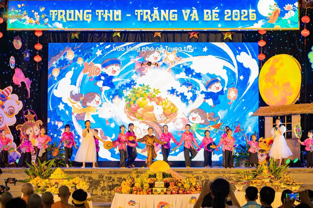 Những lời ca tiếng hát như dẫn các bé thiếu nhi đi khắp chốn cổ tích để cùng vui chơi thỏa thích, mang lại nhiều tiếng cười, nhiều niềm vui và những kỉ niệm đẹp trong đêm Rằm Trung thu