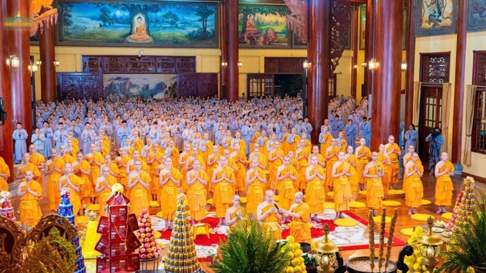 Chúng ta hãy nương tựa vào chư Tăng tu hành thanh tịnh để tu tập và hoàn thiện chính mình (ảnh minh họa)